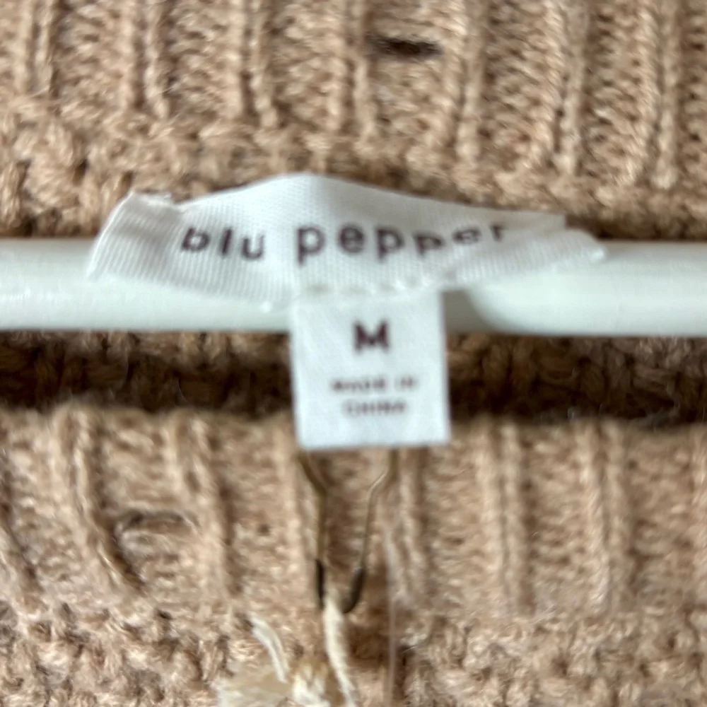 Blu Pepper NWT Medium Doll Collared CableKnit Once Upon a time Sweater taupe - Picture 14 of 14